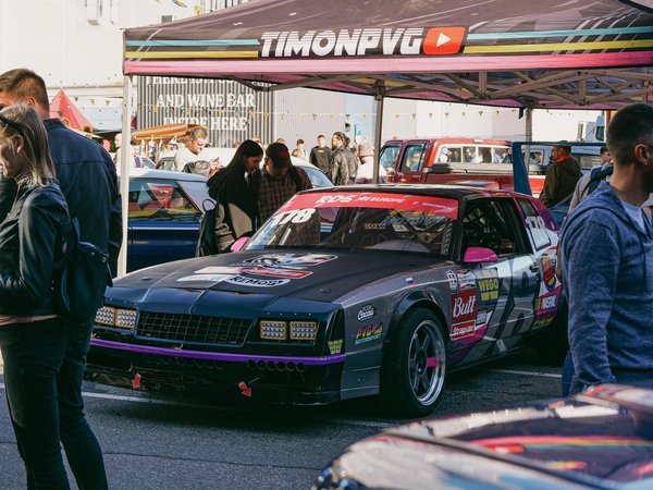 How do I properly maintain the belt drive on a Harley-Davidson Sportster 1200?