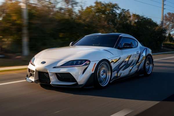 What are the key considerations for ensuring the safety of a vehicle equipped with a panoramic sunroof?